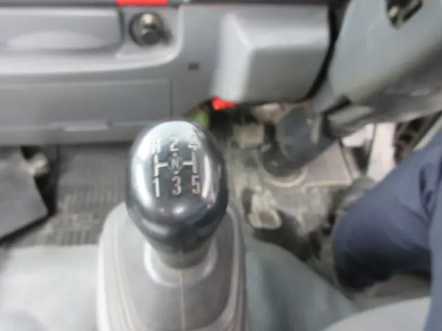 いすゞ エルフ BKG-NJS85A(4WD)の写真10