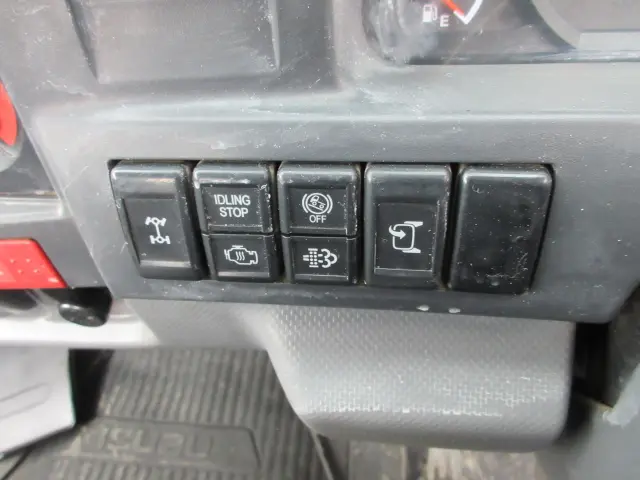 いすゞ エルフ BKG-NJS85A(4WD)の写真11