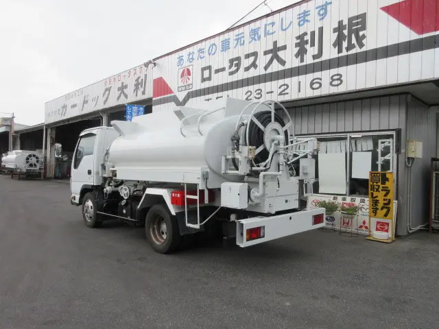 いすゞ エルフ BDG-NKS85AN(4WD)の写真3