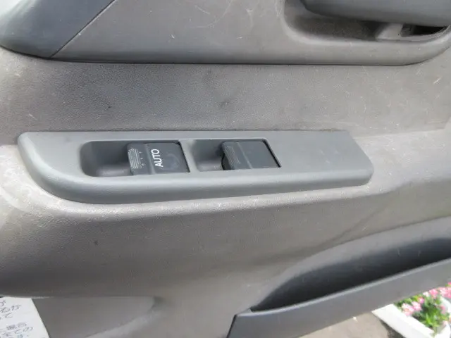 いすゞ エルフ BDG-NKS85AN(4WD)の写真10