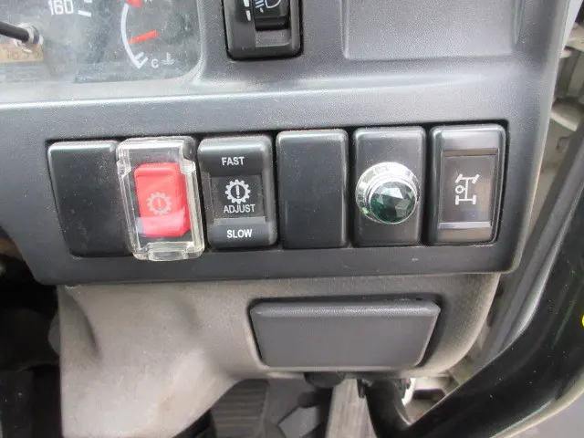 いすゞ エルフ BDG-NKS85AN(4WD)の写真13