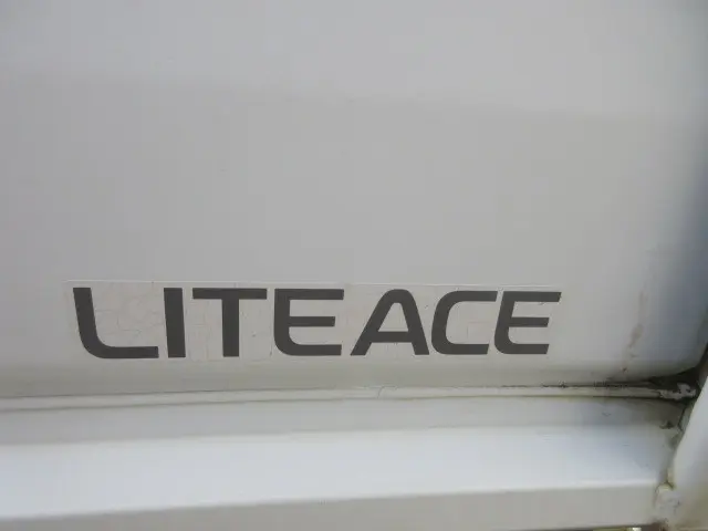 トヨタ ライトエーストラック GK-KM80(4WD)の写真4