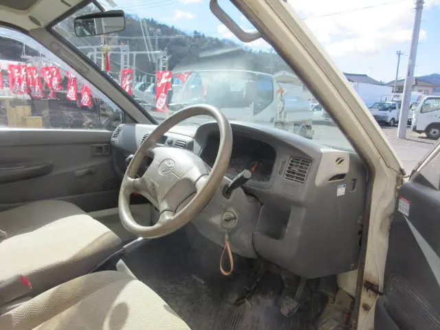 トヨタ ライトエーストラック GK-KM80(4WD)の写真6