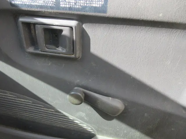 トヨタ ライトエーストラック GK-KM80(4WD)の写真8