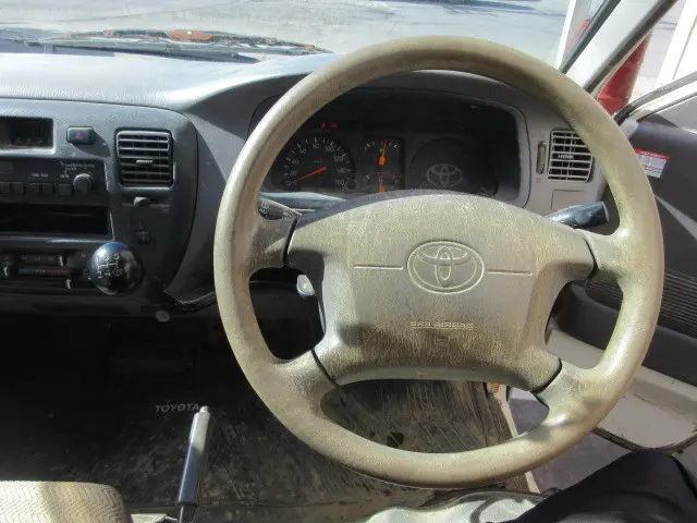 トヨタ ライトエーストラック GK-KM80(4WD)の写真9