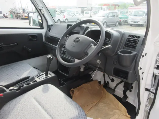 日産 クリッパートラック 3BD-DR16T(4WD)の写真6