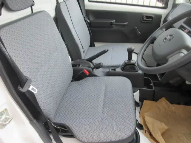 日産 クリッパートラック 3BD-DR16T(4WD)の写真9