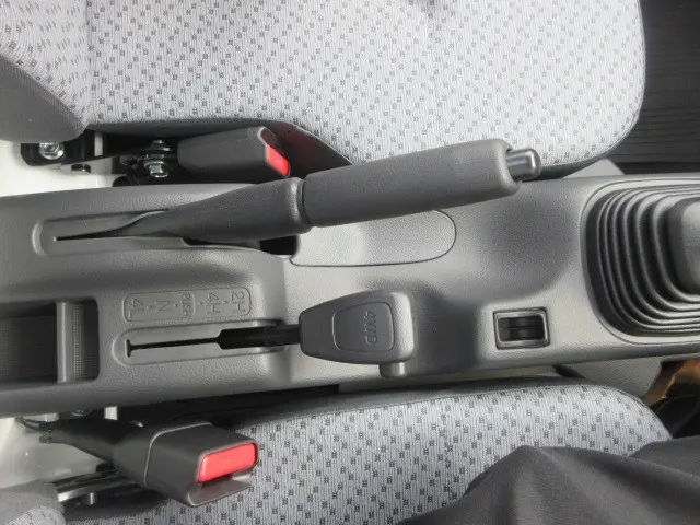 日産 クリッパートラック 3BD-DR16T(4WD)の写真18