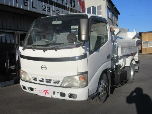 日野 デュトロ PB-XZU368M(4WD)の写真1