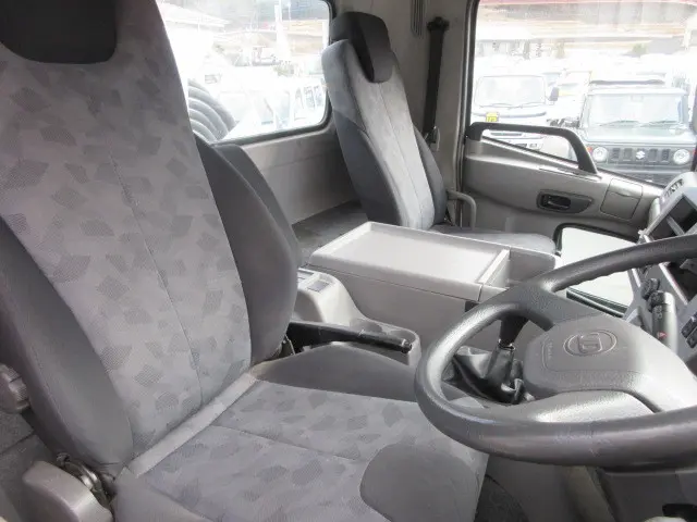 UD コンドル TKG-MK38L(2WD)の写真9