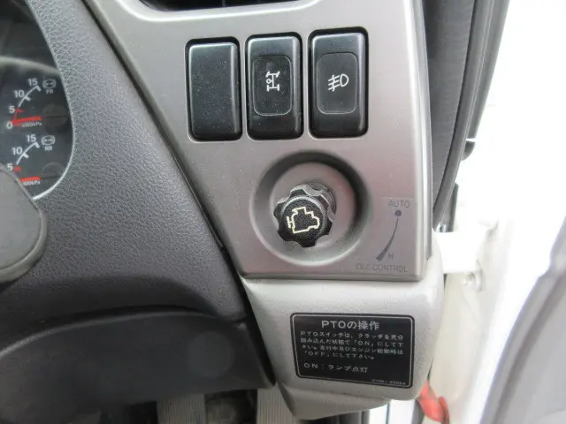 UD コンドル TKG-MK38L(2WD)の写真13