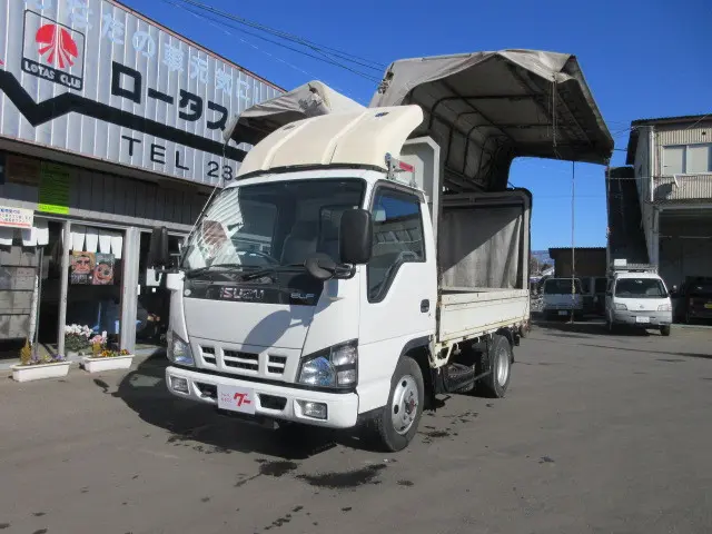 いすゞ エルフ PB-NKS81AN(4WD)の写真1