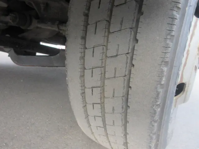 いすゞ エルフ KR-NHS69EA(4WD)の写真9