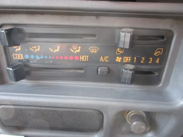 いすゞ エルフ KR-NHS69EA(4WD)の写真30