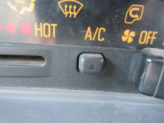 いすゞ エルフ KR-NHS69EA(4WD)の写真31