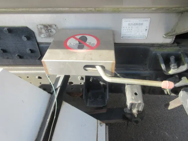 三菱 キャンター TKG-FEB90(2WD)の写真20