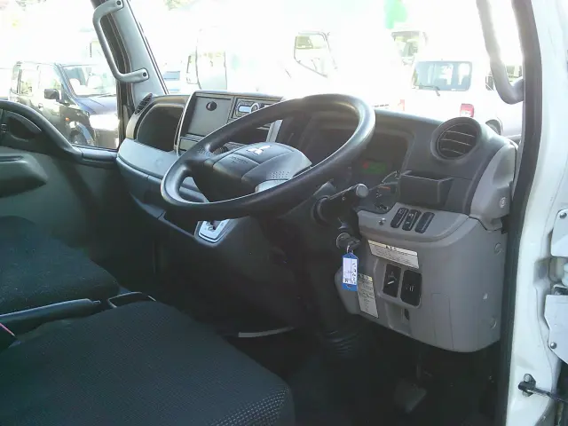 三菱 キャンター TPG-FEA50(2WD)の写真23