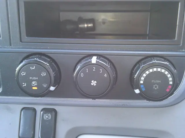 三菱 キャンター TPG-FEA50(2WD)の写真38