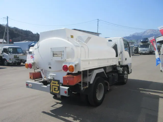 いすゞ エルフ KR-NKR81EP(2WD)の写真4