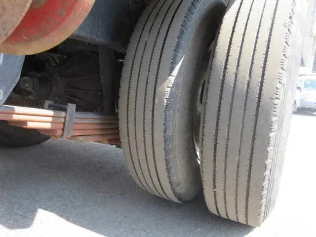 いすゞ エルフ KR-NKR81EP(2WD)の写真11