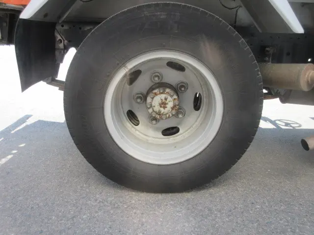 いすゞ エルフ KR-NKR81EP(2WD)の写真12