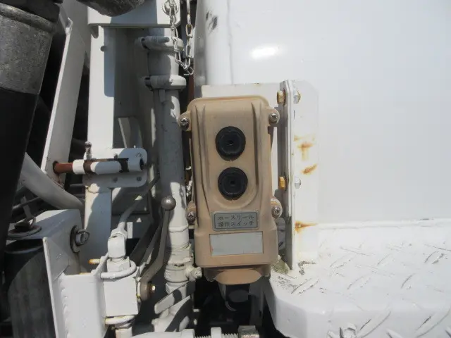 いすゞ エルフ KR-NKR81EP(2WD)の写真15