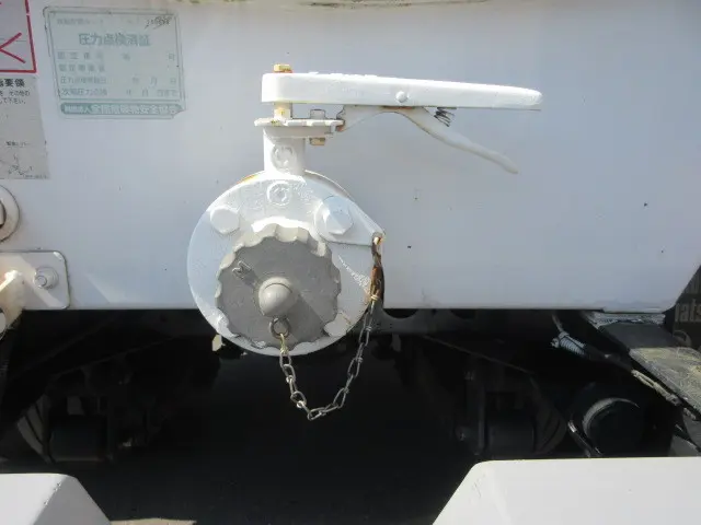 いすゞ エルフ KR-NKR81EP(2WD)の写真18