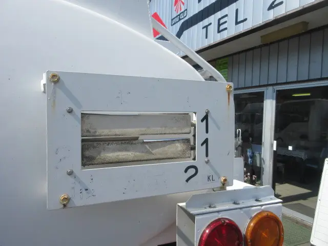 いすゞ エルフ KR-NKR81EP(2WD)の写真19