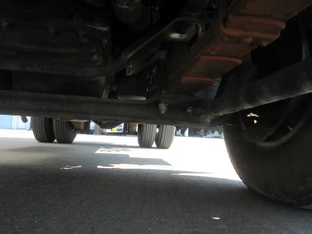 いすゞ エルフ KR-NKR81EP(2WD)の写真23