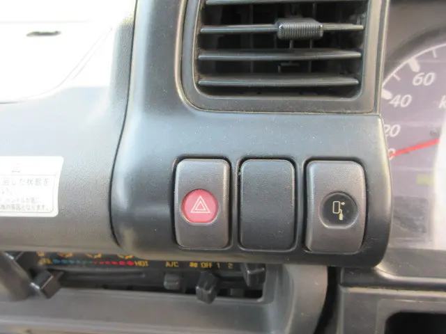 いすゞ エルフ KR-NKR81EP(2WD)の写真31