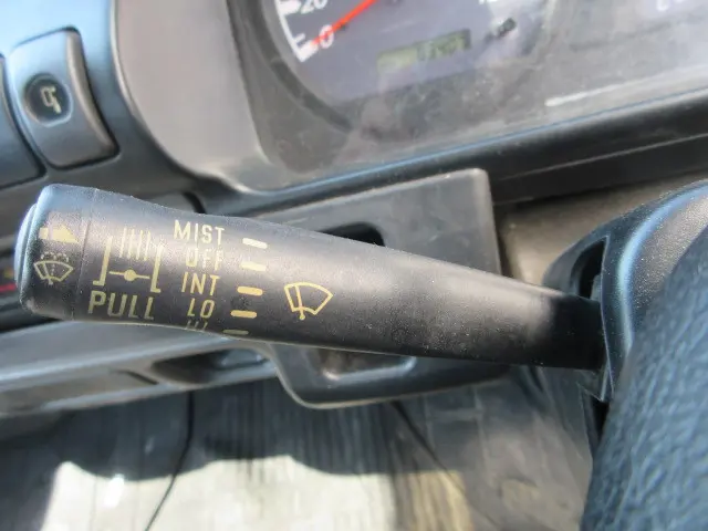 いすゞ エルフ KR-NKR81EP(2WD)の写真34