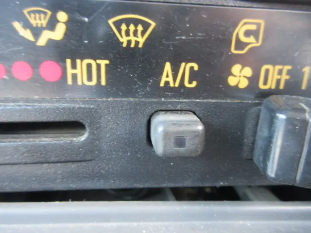 いすゞ エルフ KR-NKR81EP(2WD)の写真37