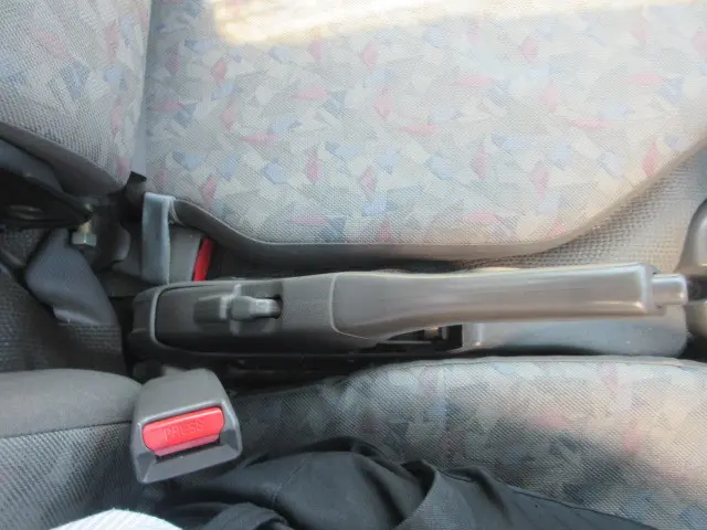 いすゞ エルフ KR-NKR81EP(2WD)の写真41