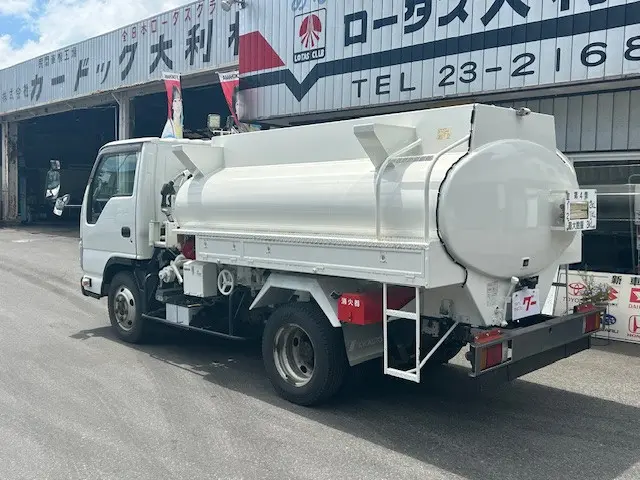 いすゞ エルフ BDG-NKS85AN(4WD)の写真2