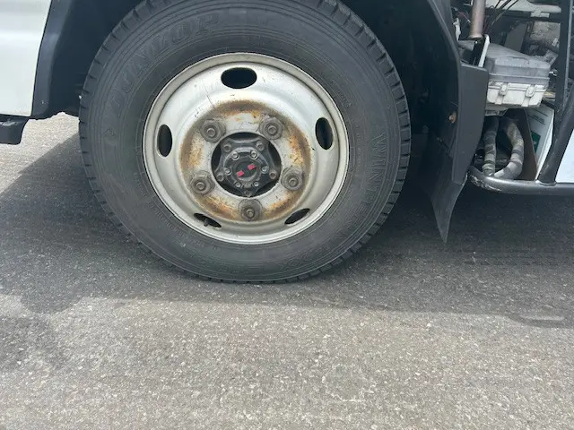 いすゞ エルフ BDG-NKS85AN(4WD)の写真3