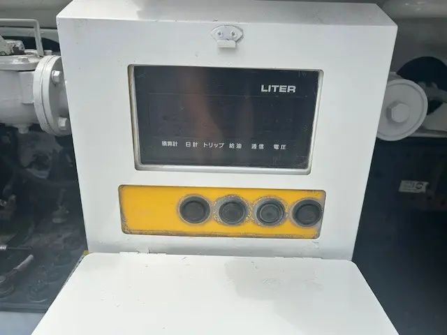 いすゞ エルフ BDG-NKS85AN(4WD)の写真6