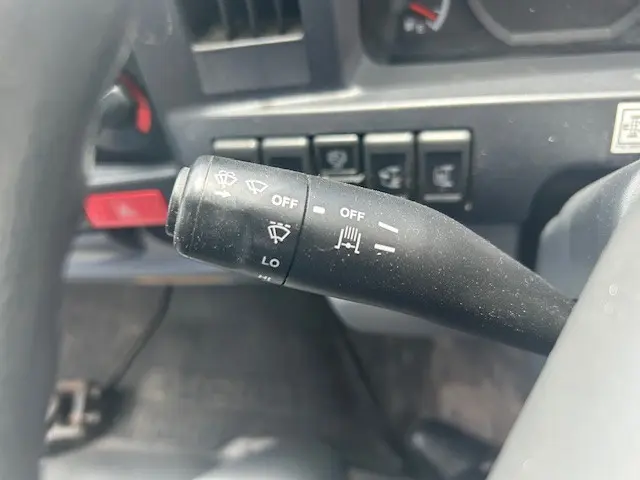 いすゞ エルフ BDG-NKS85AN(4WD)の写真10