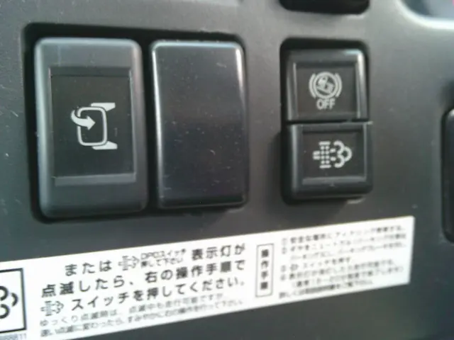 いすゞ エルフ TDG-NMS85AN(4WD)の写真24