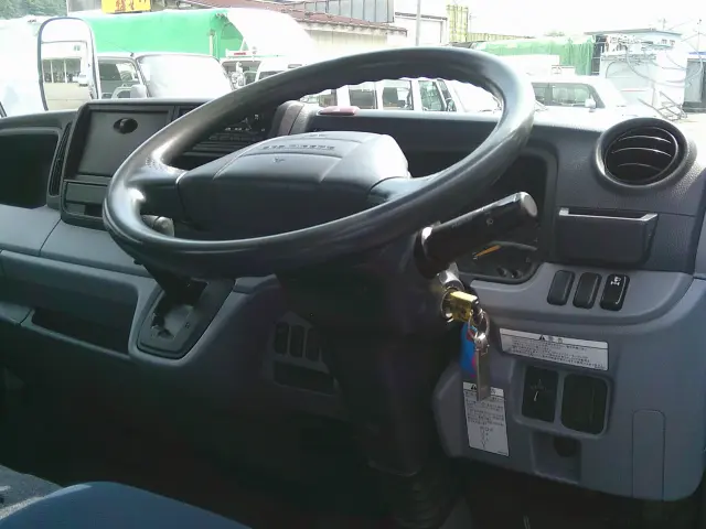 三菱 キャンター TKG-FEA80(2WD)の写真6