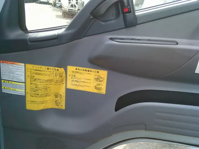 三菱 キャンター TKG-FEA80(2WD)の写真8