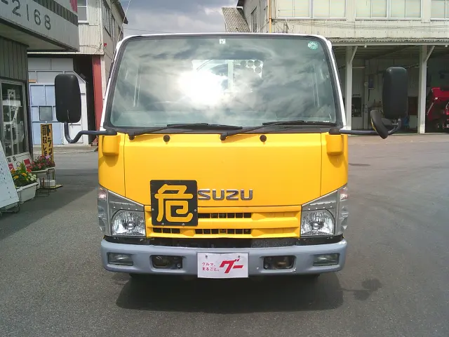 いすゞ エルフ BDG-NKS85AN(4WD)の写真2