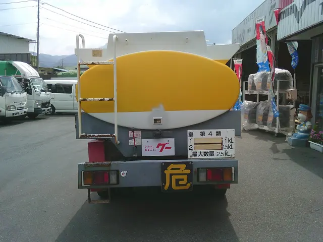 いすゞ エルフ BDG-NKS85AN(4WD)の写真5