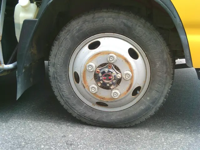 いすゞ エルフ BDG-NKS85AN(4WD)の写真11