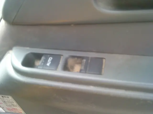 いすゞ エルフ BDG-NKS85AN(4WD)の写真22