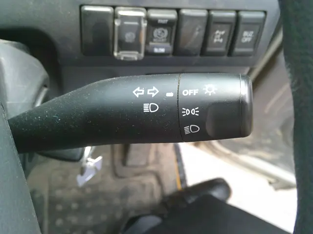 いすゞ エルフ BDG-NKS85AN(4WD)の写真25