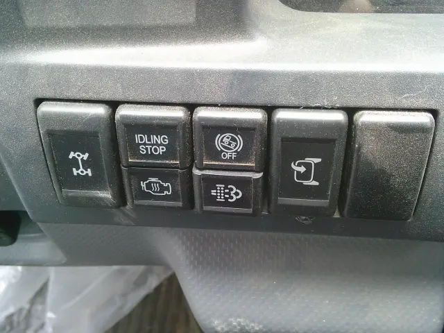 いすゞ エルフ BDG-NKS85AN(4WD)の写真29