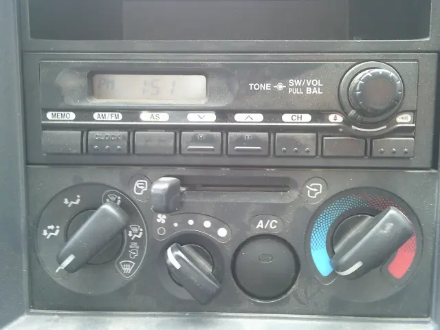 いすゞ エルフ BDG-NKS85AN(4WD)の写真30