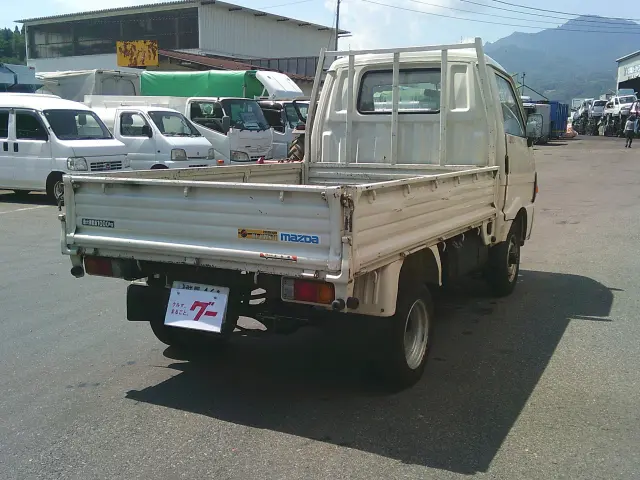 マツダ ボンゴトラック KC-SE28M(4WD)の写真4