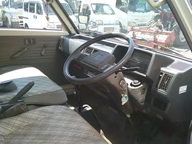 マツダ ボンゴトラック KC-SE28M(4WD)の写真19