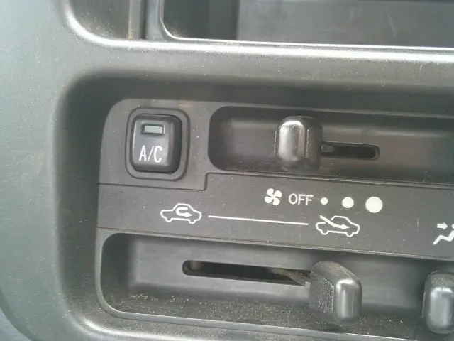 ダイハツ ハイゼットトラック EBD-S211P(4WD)の写真32